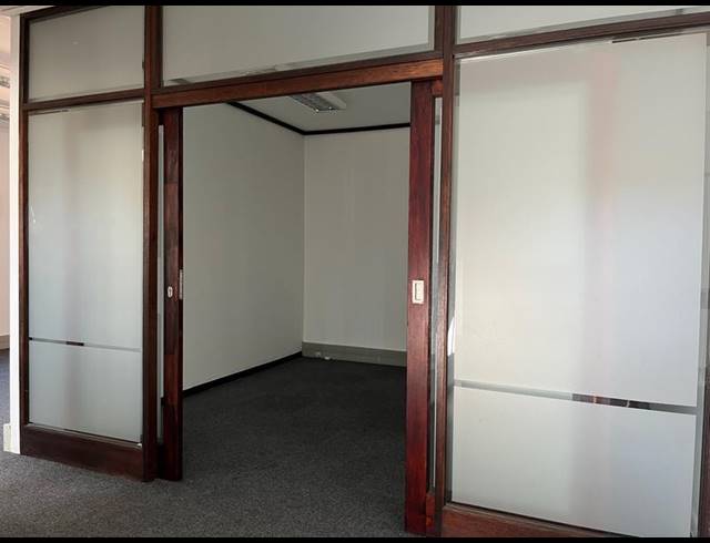 BUSINESS PROPERTY TO RENT IN CLAREMONT